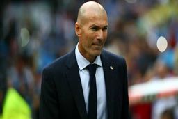 برخورد خشن و فیزیکی بازیکن سلتاویگو با زیدان! + عکس

