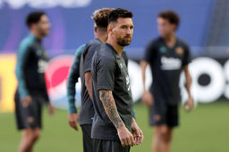 فقط ۸ بازیکن بارسلونا فروشی نیستند!