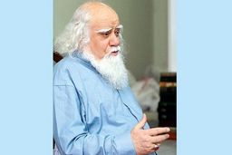 عکس ناب از استاد محمدرضا حکیمی در کنار امام و سید احمد