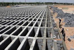 عکس بنر عجیب درباره فروش قبر در بهشت زهرا|پوستر ویژه میلیاردرها