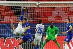 شگفت‌زدگی رسانه‌های دنیا از سوپرگل طارمی + عکس جنجالی

