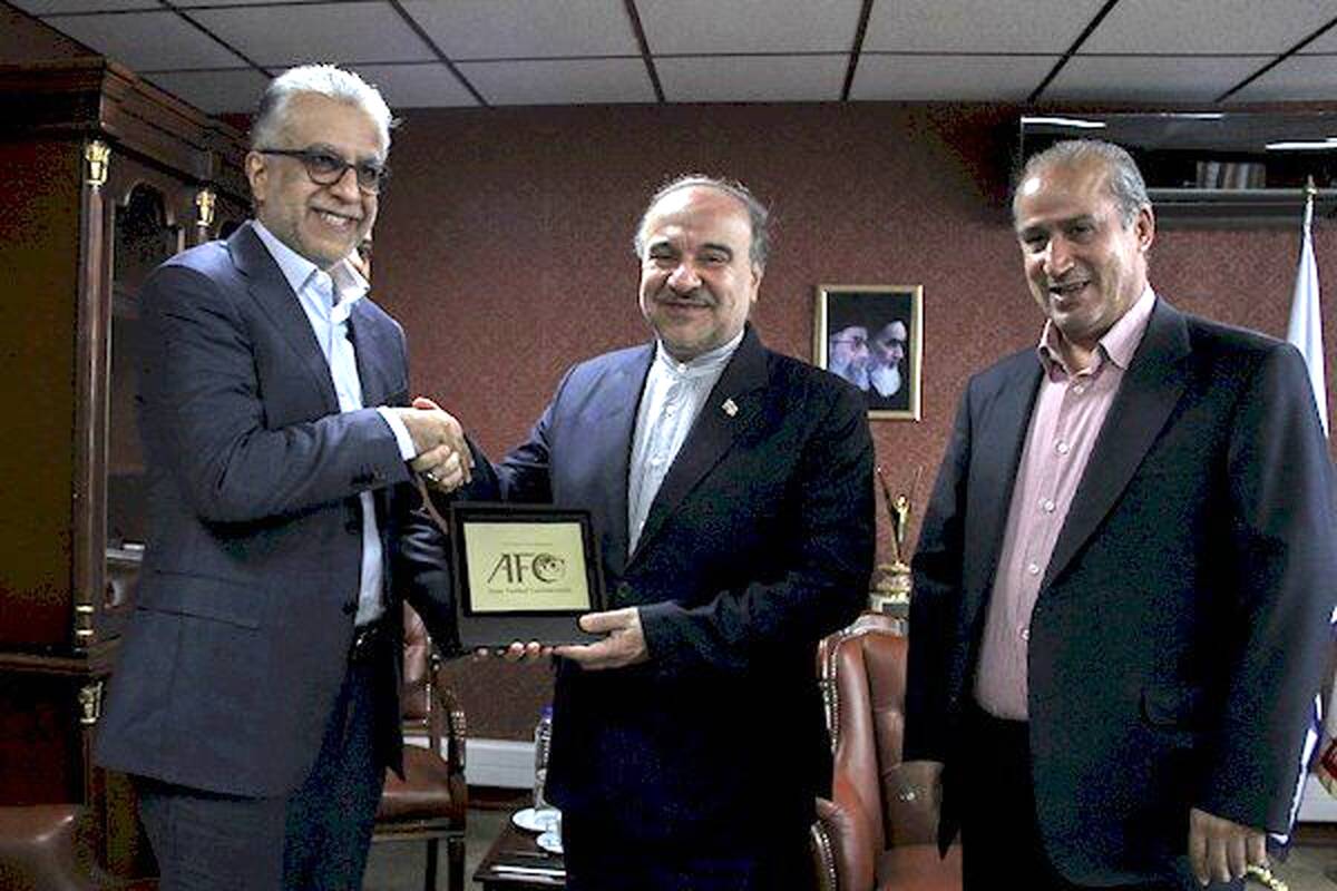اعتراض شدید وزیر ورزش به تصمیم AFC/ قول شیخ‌سلمان به سلطانی‌فر

