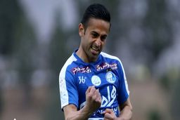 واکنش جالب فرمانده سابق استقلال به خبر بازگشتش/ دو ماه تا آزاد شدن بازیکن محبوب آبی‌ها

