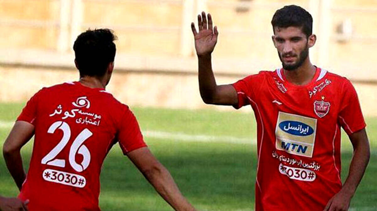 دلربایی مهاجم پرسپولیسی برابر استقلال!

