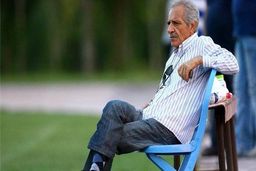 چه کسی اسم استقلال را برای تاج انتخاب کرد؟