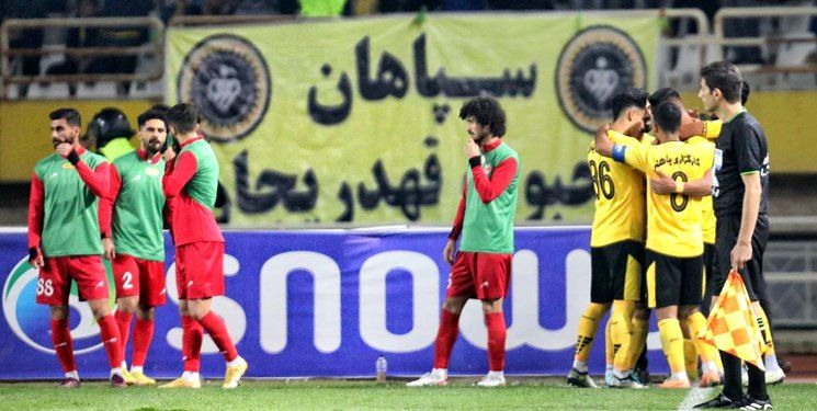 قرارداد 3 بازیکن  سپاهان و  پرسپولیس اصلاح شد