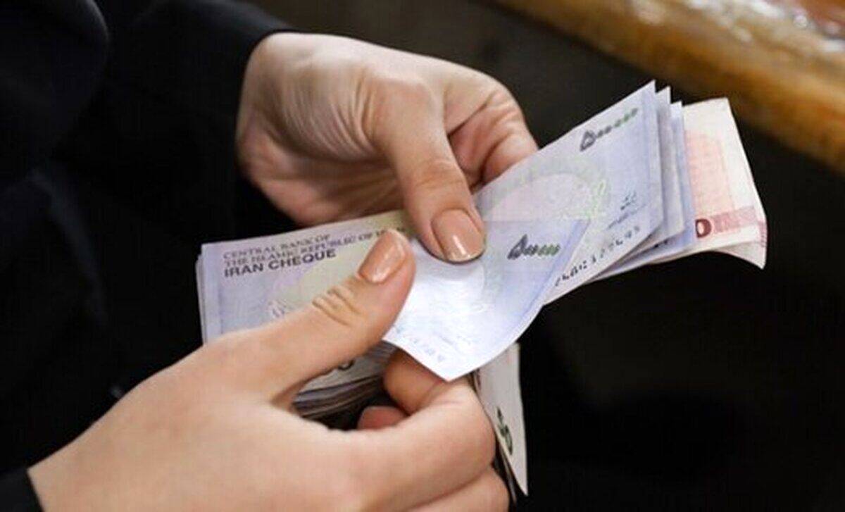 افزایش نجومی حقوق کارمندان از این ماه | جزئیات برداشتن سقف حقوق کارمندان در سال آینده
