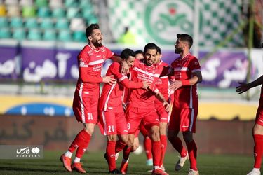  صعود پرسپولیس با غلبه بر ذوب آهن