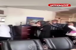 لحظه دیدنی رسیدن دختر جوان به پدر و مادرش بعد از ۲۳ سال 
