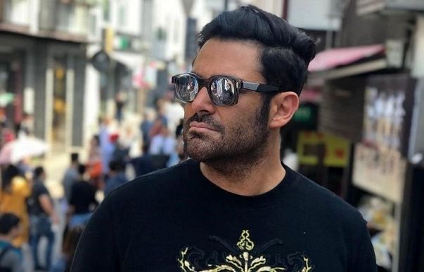 عکس های محمدرضا گلزار در باشگاه لاکچری با خواننده معروف رپ