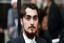 سید احمد خمینی مهمان جشن استقلال | پست جنجالی نوه امام در دفاع از وریا غفوری + فیلم