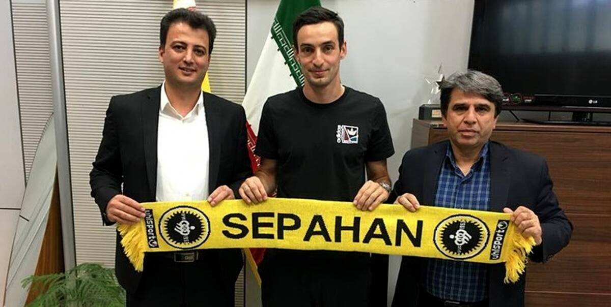 مدافع گرجستانی با سپاهان تمدید کرد+عکس