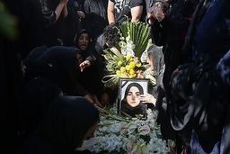 خاکسپاری آرمیتا گراوند | فیلم و عکس تشییع جنازه 