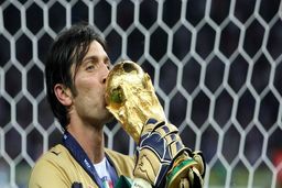 مرد افسانه ای فوتبال ایتالیا و جهان از خط پایان گذشت