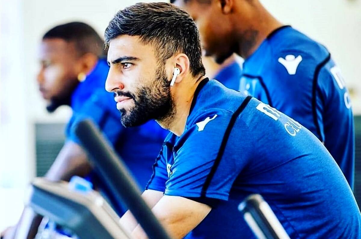 مهاجم استقلالی در اروپا همبازی گلر پرسپولیس می‌شود؟

