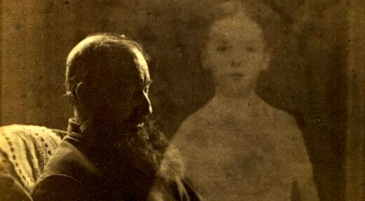 راز ترسناک معروفترین عکاس ارواح|تصاویر عکاسی با عزیزان مرده