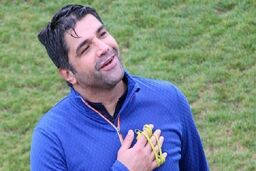 چه کسی روی فرهاد فشار می‌آورد؟