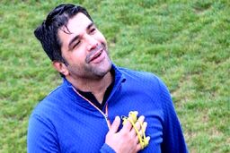 چه کسی روی فرهاد فشار می‌آورد؟