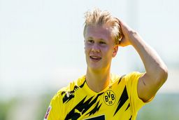 بانوی پیر هم هالند را می خواهد