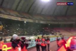 جشن‌بازیکنان و هواداران سپاهان پس پیروزی مقابل فولاد