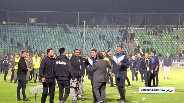 (ویدئو) درگیری کادر فنی استقلال بافیلمبردار پخش زنده
