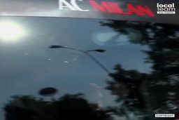 شکستن شیشه اتوبوس با ضربه هیجانی زلاتان|ویدئو