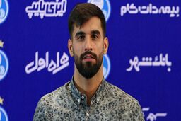 تصاویر امضای قرارداد با مدافع جدید استقلال