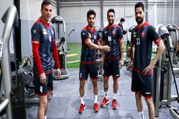 بازیکنان پرسپولیس وزنه و استخر را مهمان کاپیتان شدند