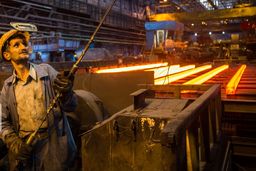 افزایش حقوق کارگران به کجا رسید؟ |  فاصله فجیع کارگران با سبد معیشتی