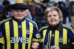 ادای احترام فنرباغچه به زوجی که فوت شدند