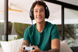 چگونه بازی‌های آنلاین می‌توانند به توسعه مهارت‌های فردی کمک کنند؟