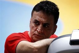 طعنه سنگین محمد بنا به استراماچونی و مدیران استقلال + عکس

