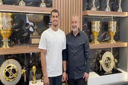 رفیعی 3 ساله با پرسپولیس تمدید کرد
