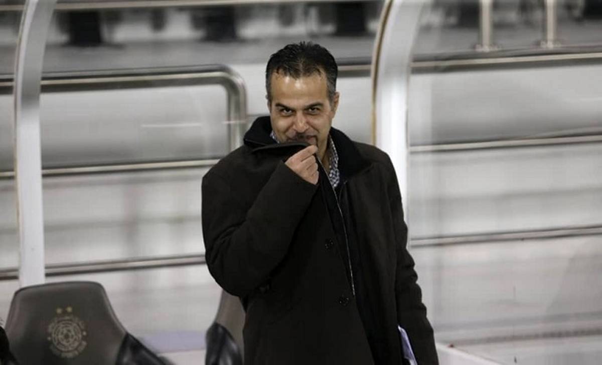 ماجرای پالتوی ناصر حجازی روی نیمکت استقلال مقابل الریان چه بود؟

