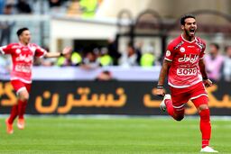 نوراللهی کاپیتان اول یحیی در پرسپولیس

