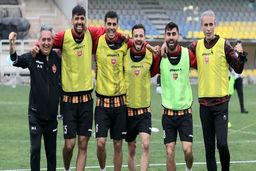 تصاویر تمرین بارانی و شاد پرسپولیسی‌ها 
