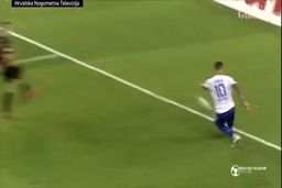 یک گل دیدنی عجیب در فوتبال به ثمر رسید