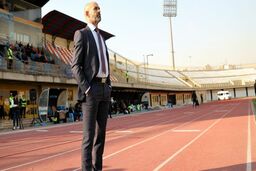 سرمربی تراکتور:با چمن های ایران تیکی تاکا را فراموش کنید
