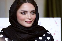 بهنوش طباطبایی با چادر گل گلی