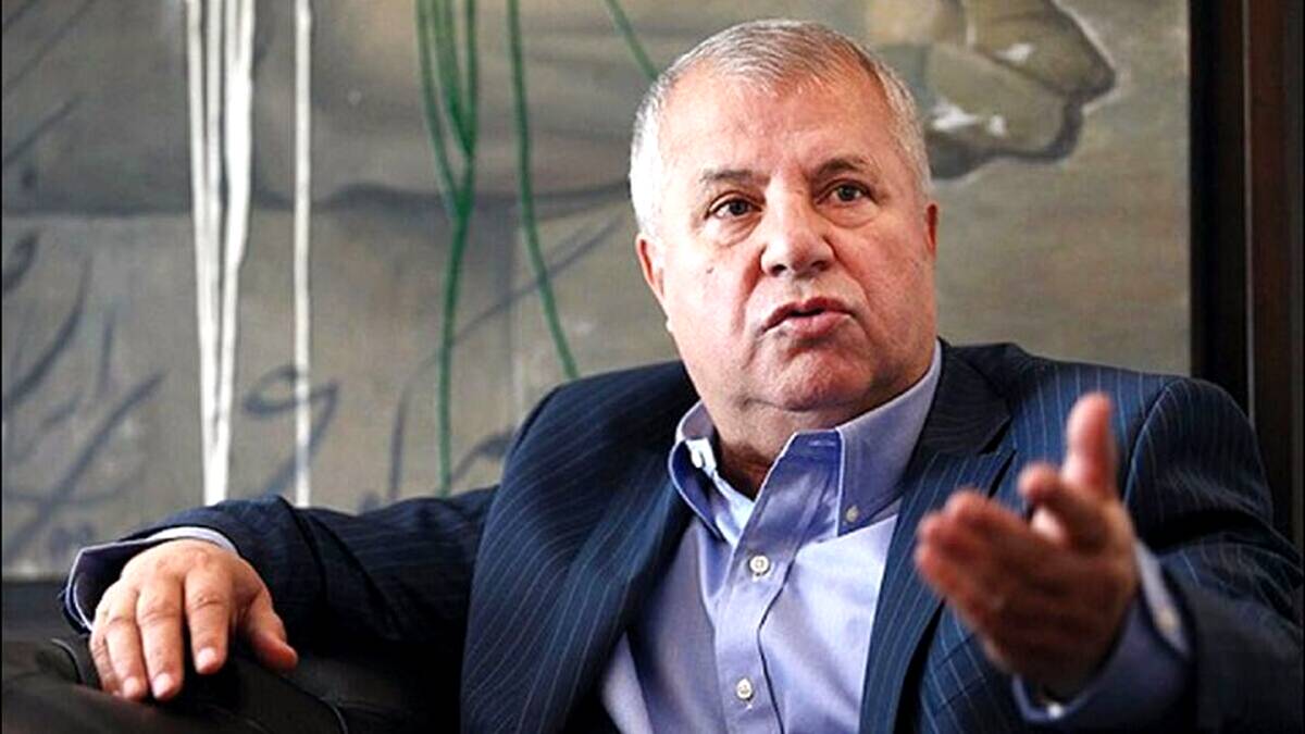کار جالب اسطوره پرسپولیس / حیاط خانه علی پروین، آتلیه عروس و دامادها شد

