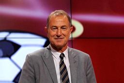 آشنایی با سوابق جیانی دی بیاسی/ بدون افتخار، ارزان و فاتح نبرد با بارسلونا

