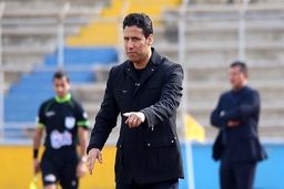 تارتار: جشن قهرمانی پرسپولیس را عقب میندازیم!