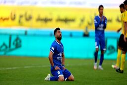 طلسم شکنی محرم؛استقلال صدر را به سپاهان تقدیم کرد