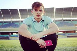 احمدزاده: آقای رضاییان لطفا مرا آنبلاک کن!

