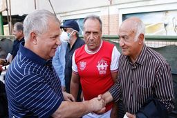 به ولز باختید شبانه به تهران برگردید/ این بلا را تاج سر فوتبال ایران آورد