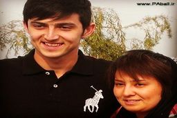 هدیه فوق لاکچری خواهر سردار آزمون به برادرش + فیلم

