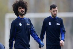 شکایت ماشین سازی هافبک استقلال را به دردسر انداخت/ بابک مرادی ۴ ماه محروم شد



