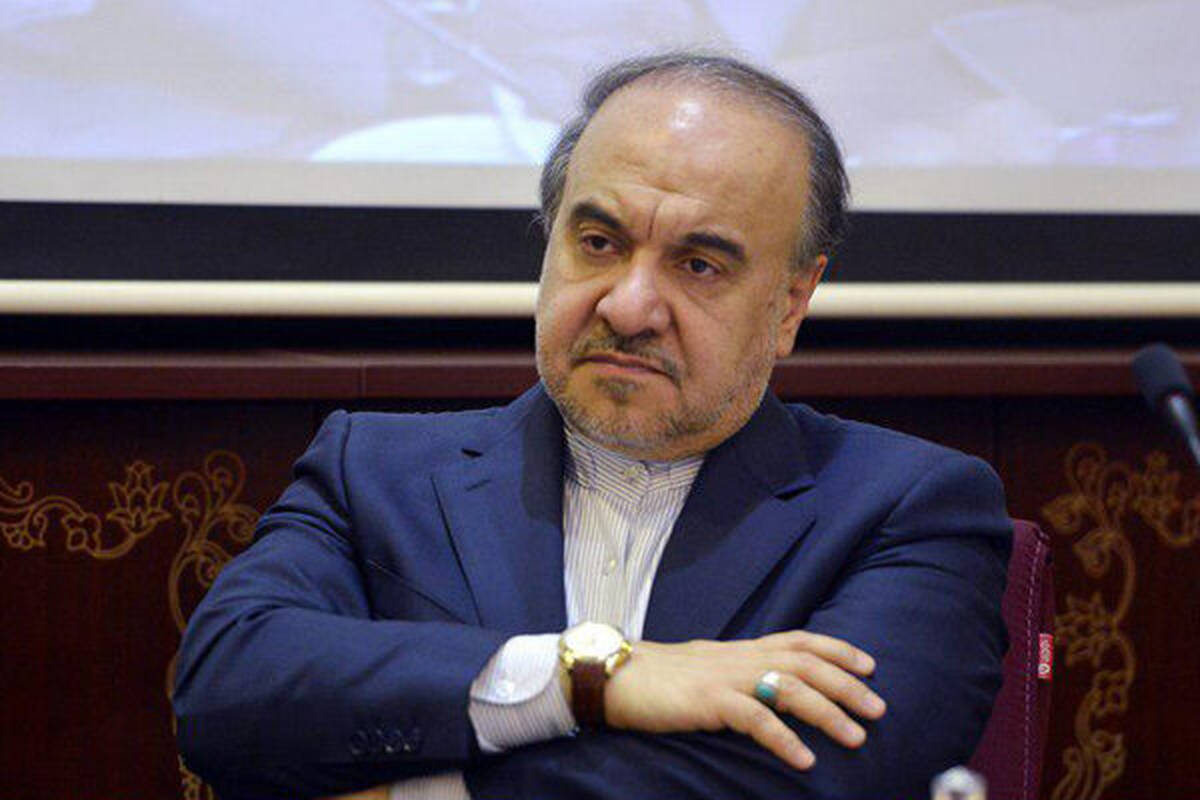 نوری: وزیر ورزش استقلال را موش آزمایشگاهی کرده/ چرا رفیق بازی می‌کنید؟

