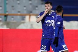 مدافع کروات در آستانه امضای قرارداد جدید با استقلال

