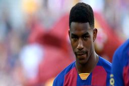 مذاکره میلان با مدافع بارسلونا!